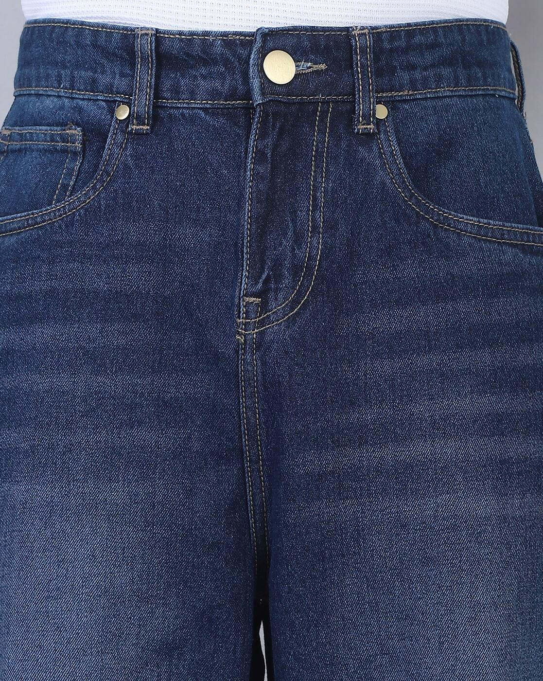 Shein Men Full Length Fly With Button Closure Mid Wash Jeans