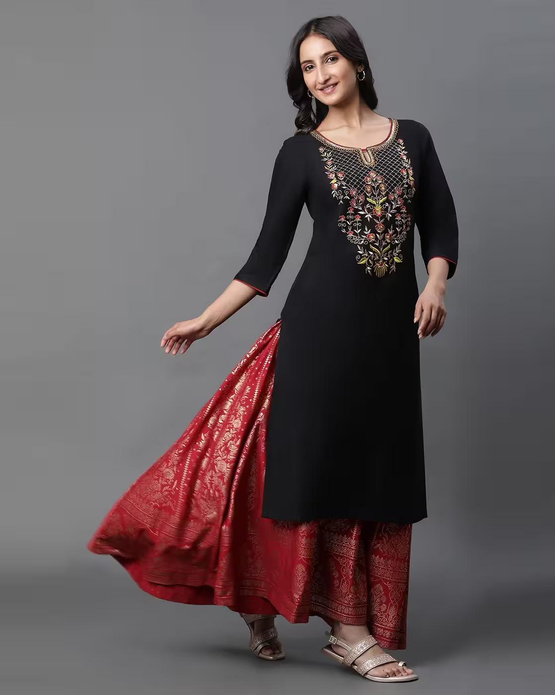 Women Embroidered Round-Neck Straight Kurta