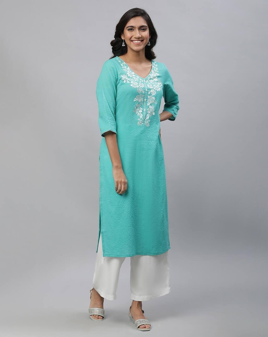 Women Embroidered Seersucker Straight Kurta
