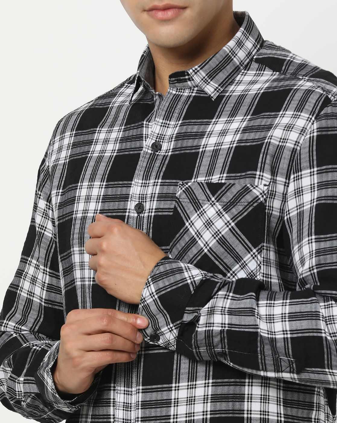 Men Checked Slim Fit Shirt