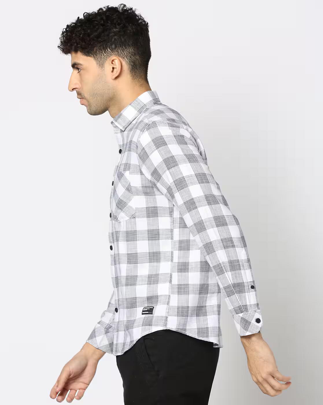 Men Checked Slim Fit Shirt with Patch Pocket