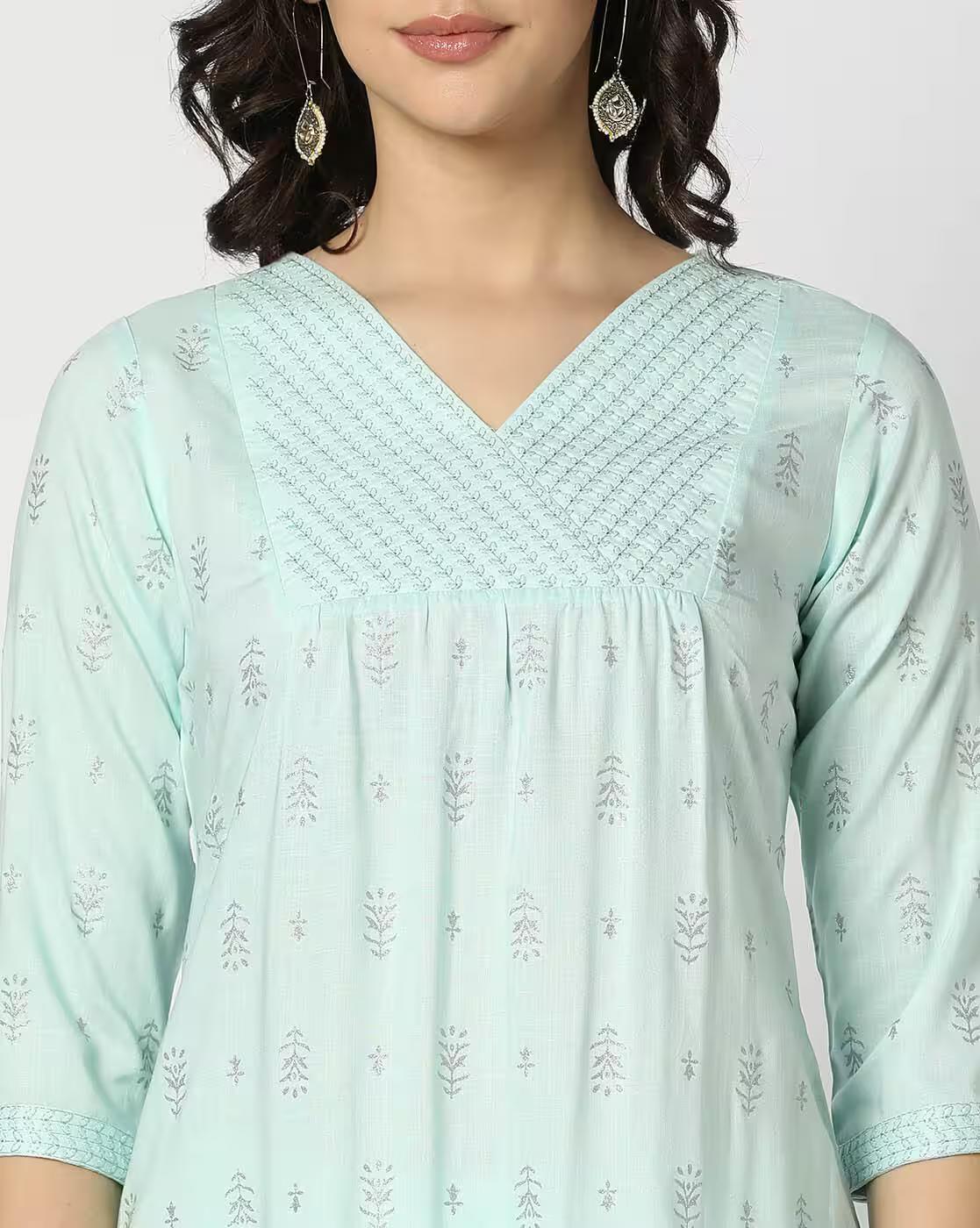 Women Floral Print Straight Kurta with Pants
