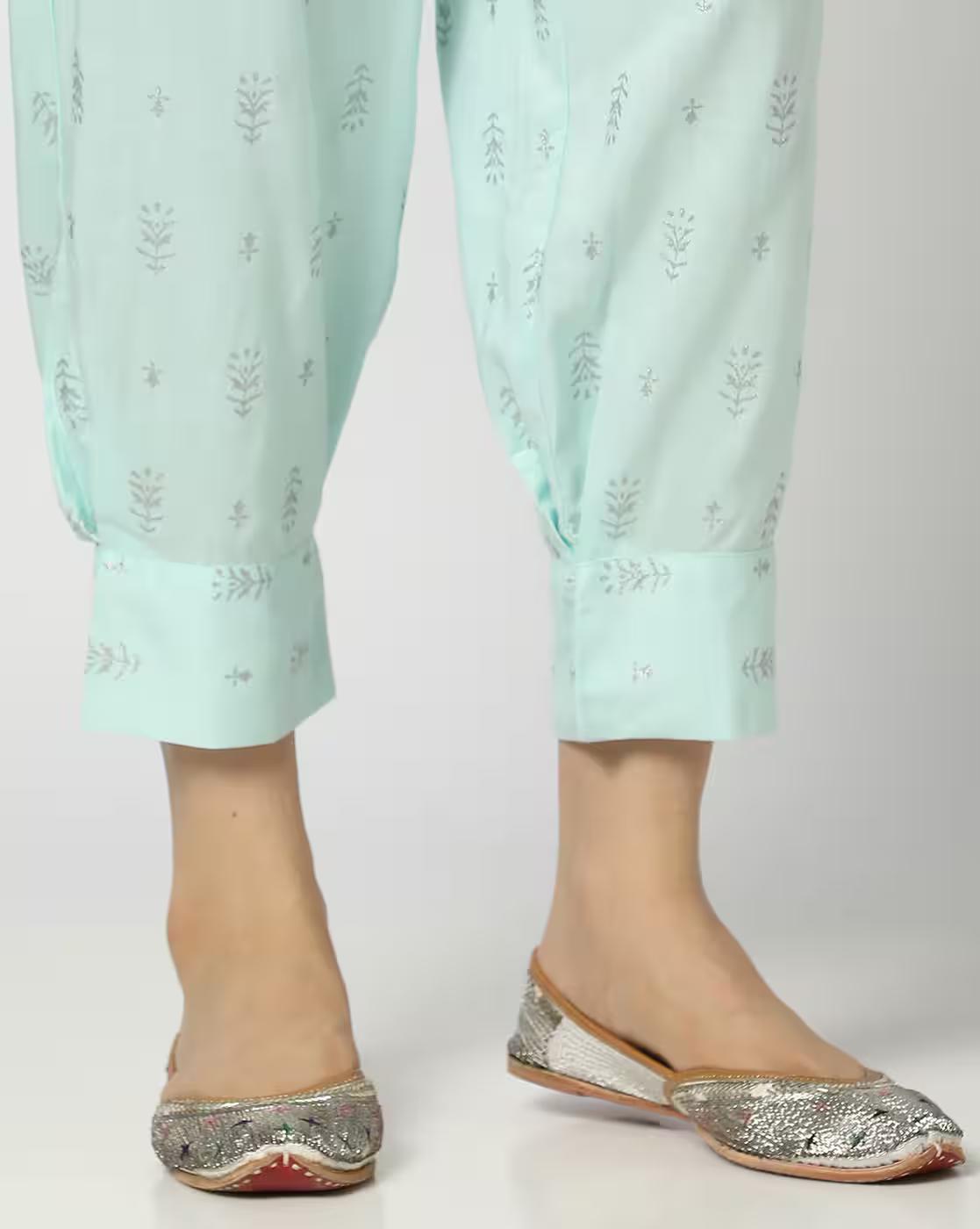 Women Floral Print Straight Kurta with Pants