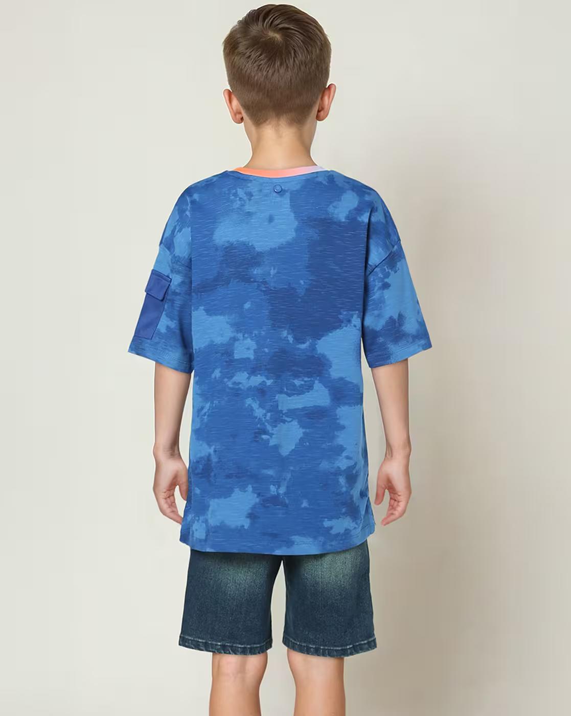 Boys Printed Slim Fit V-Neck T-Shirt