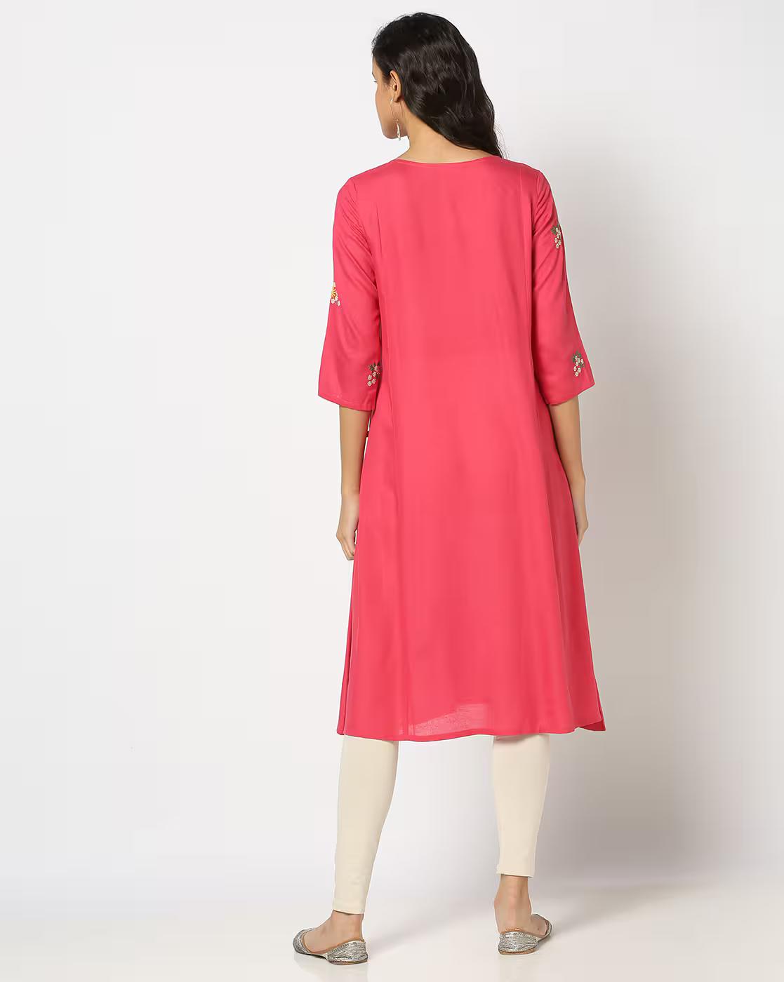 Women Floral Embroidered Straight Kurta