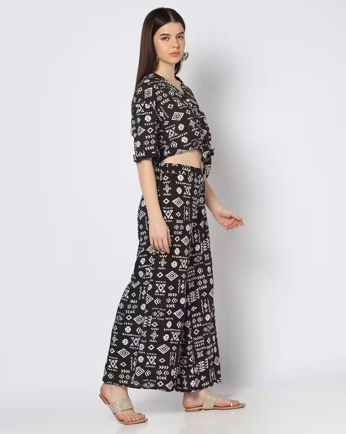 BLACK GEOMETRIC, BLACK, XL