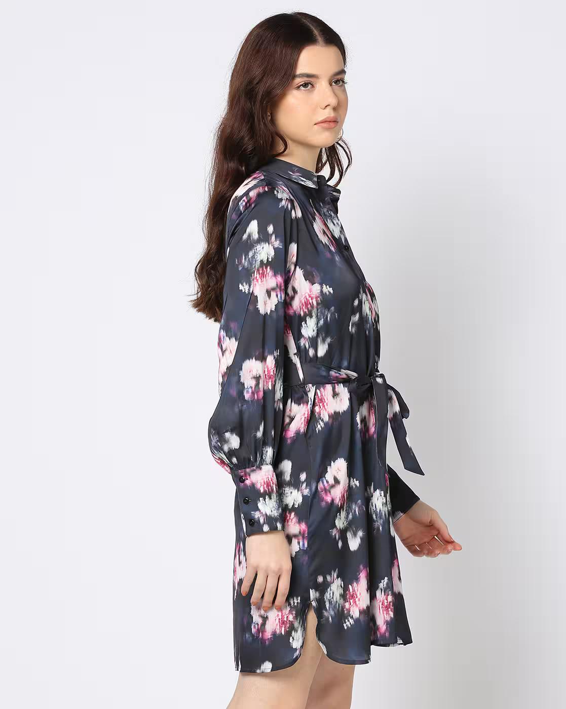 Women Printed Relaxed Fit Shirt Dress with Belt