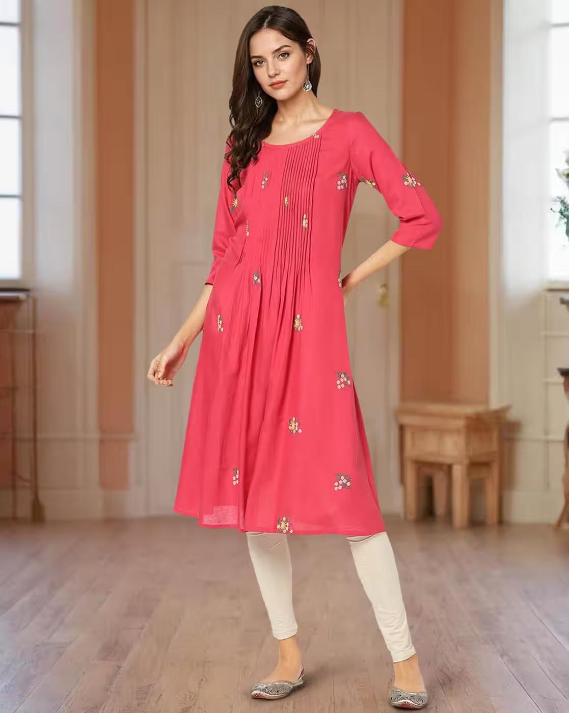 Women Floral Embroidered Straight Kurta