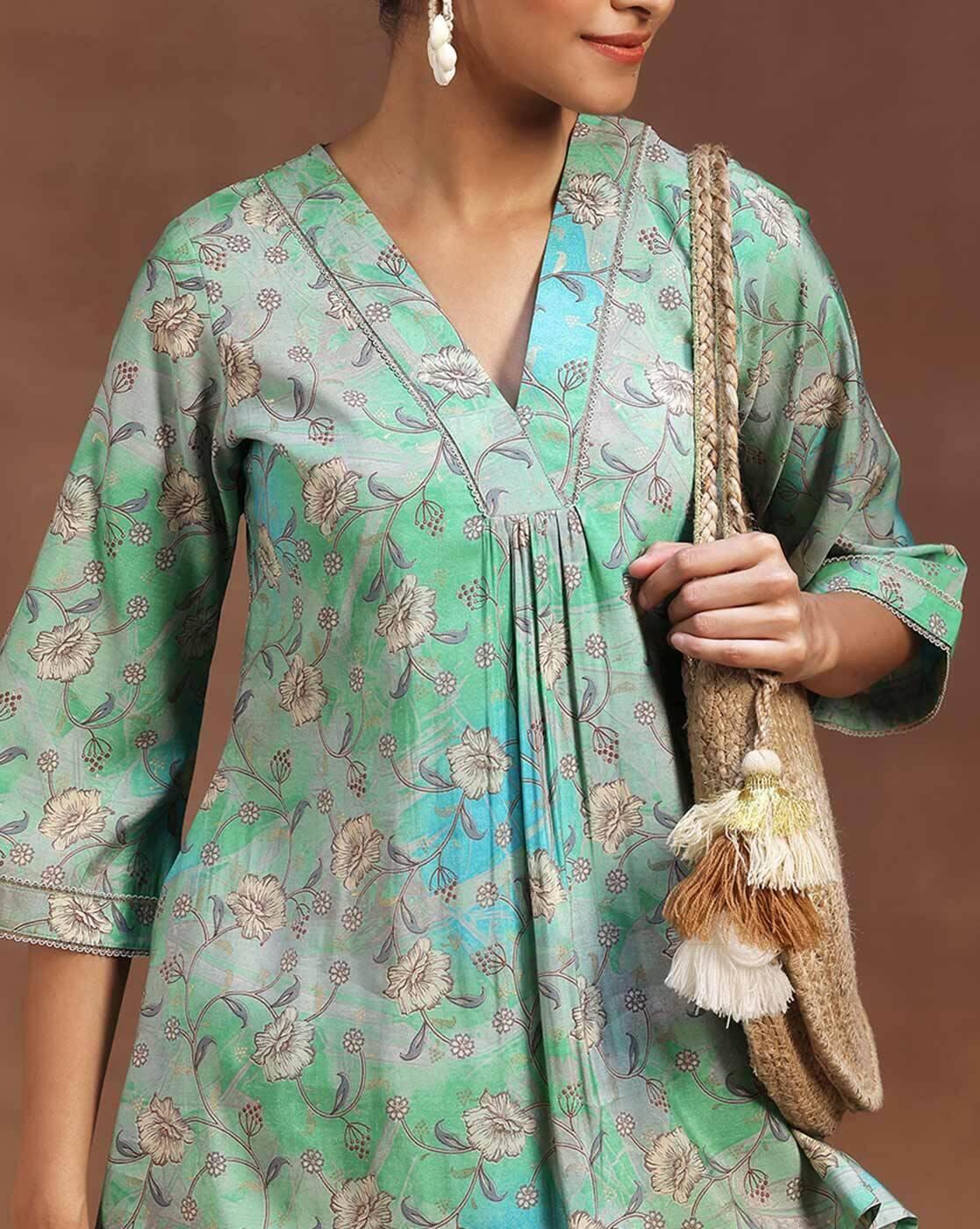Women Floral A-Line Kurta with V-Neck