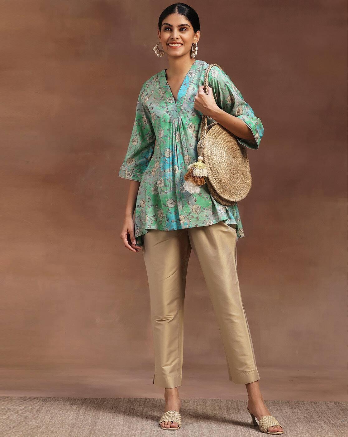 Women Floral A-Line Kurta with V-Neck
