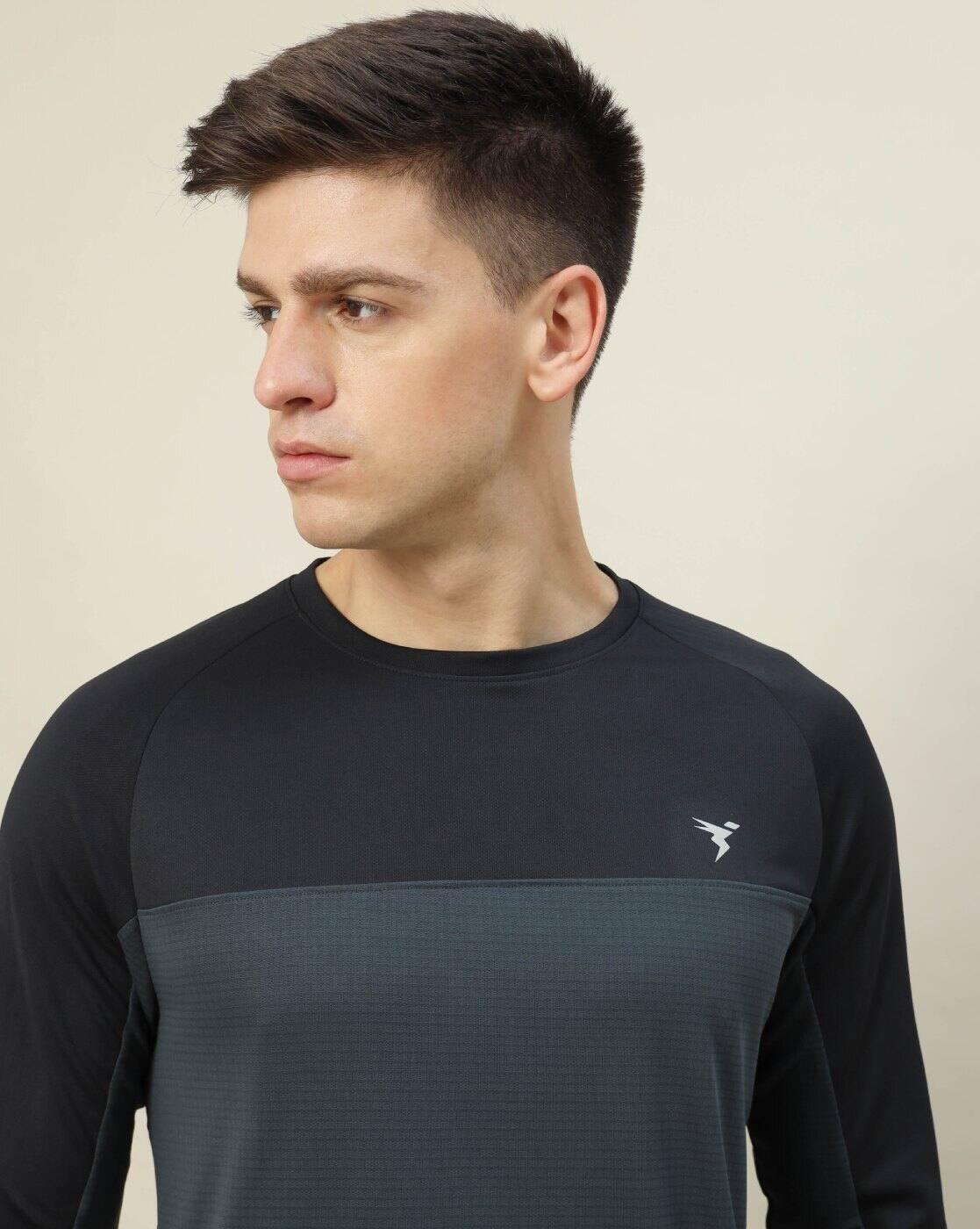 Men Round-Neck Slim Fit T-Shirt