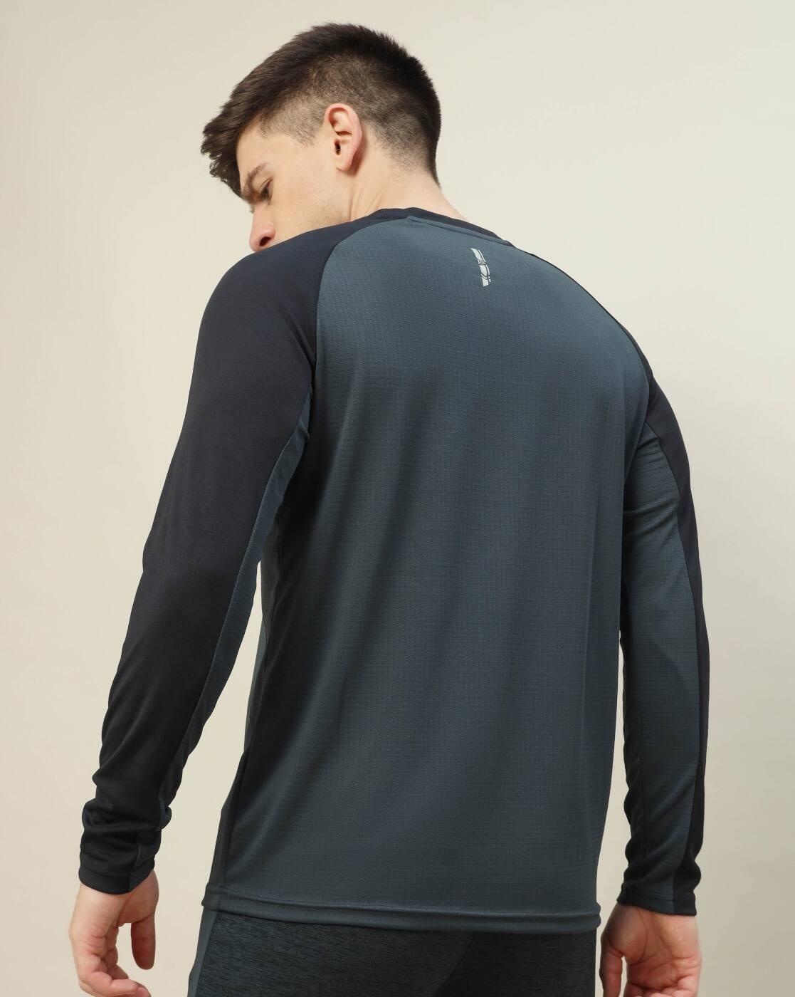 Men Round-Neck Slim Fit T-Shirt