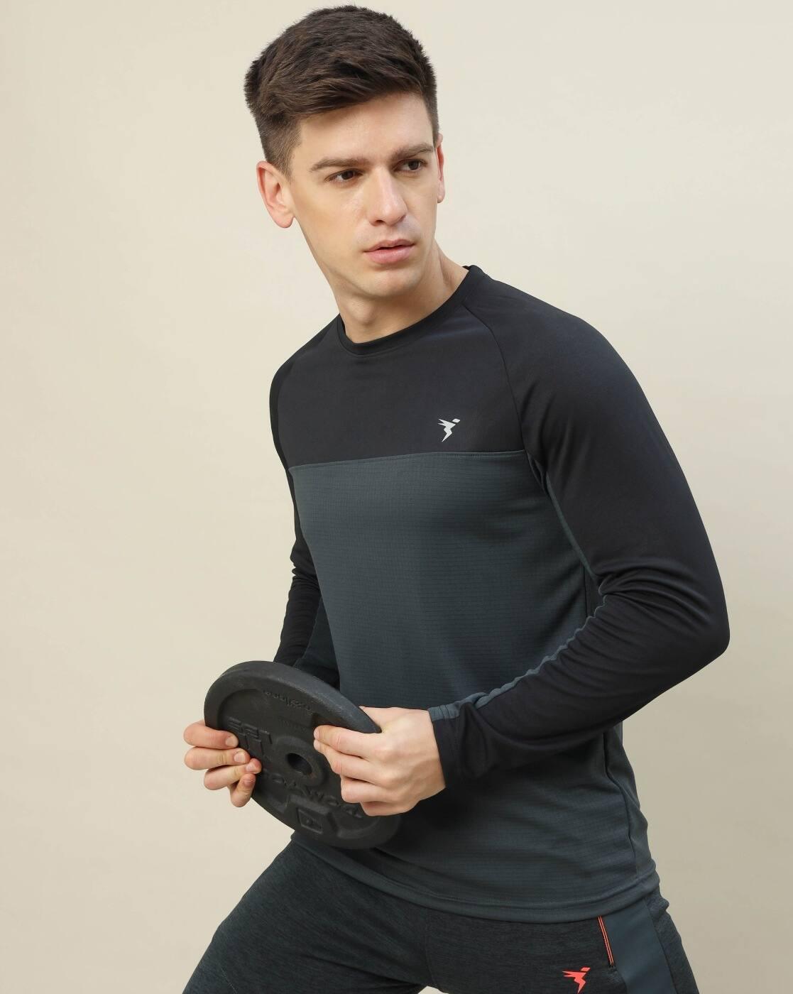 Men Round-Neck Slim Fit T-Shirt