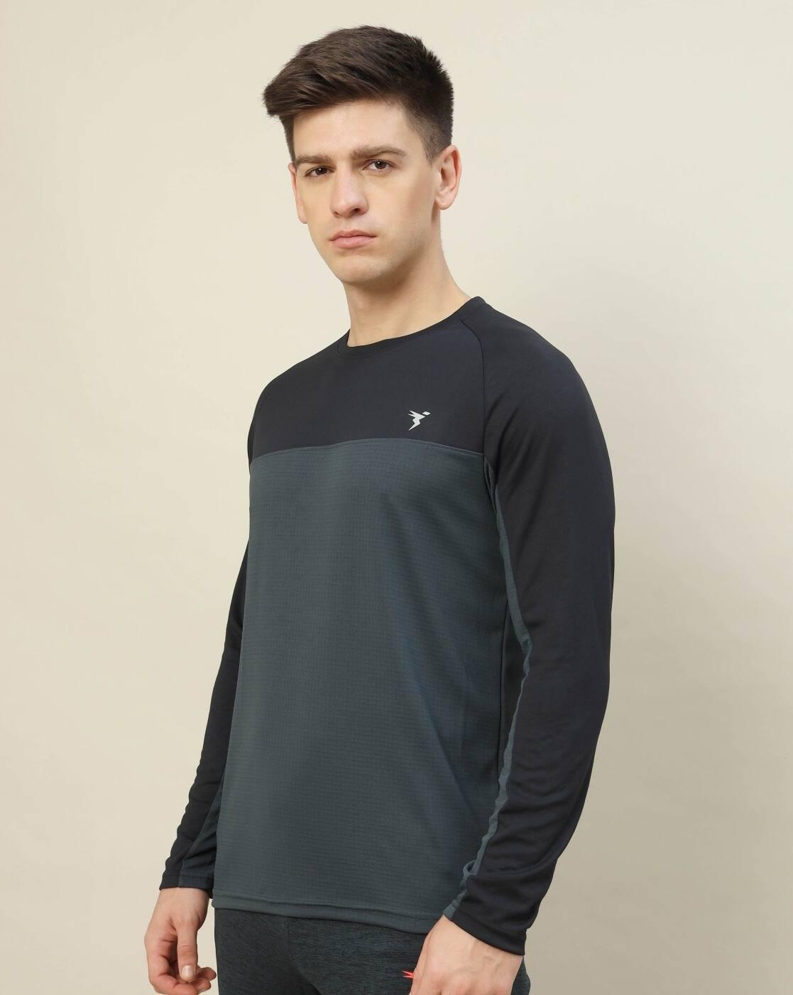 Men Round-Neck Slim Fit T-Shirt