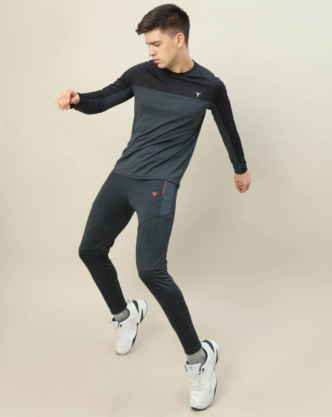 Men Round-Neck Slim Fit T-Shirt