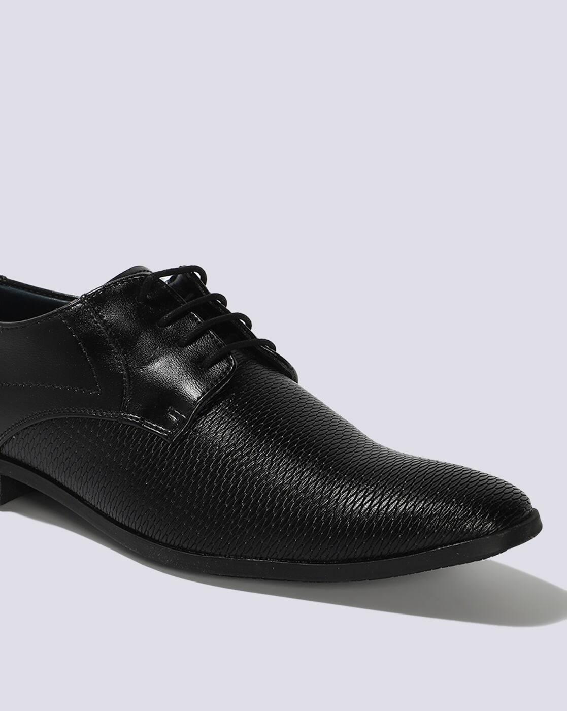 Men Textured Lace-Up Formal Shoes