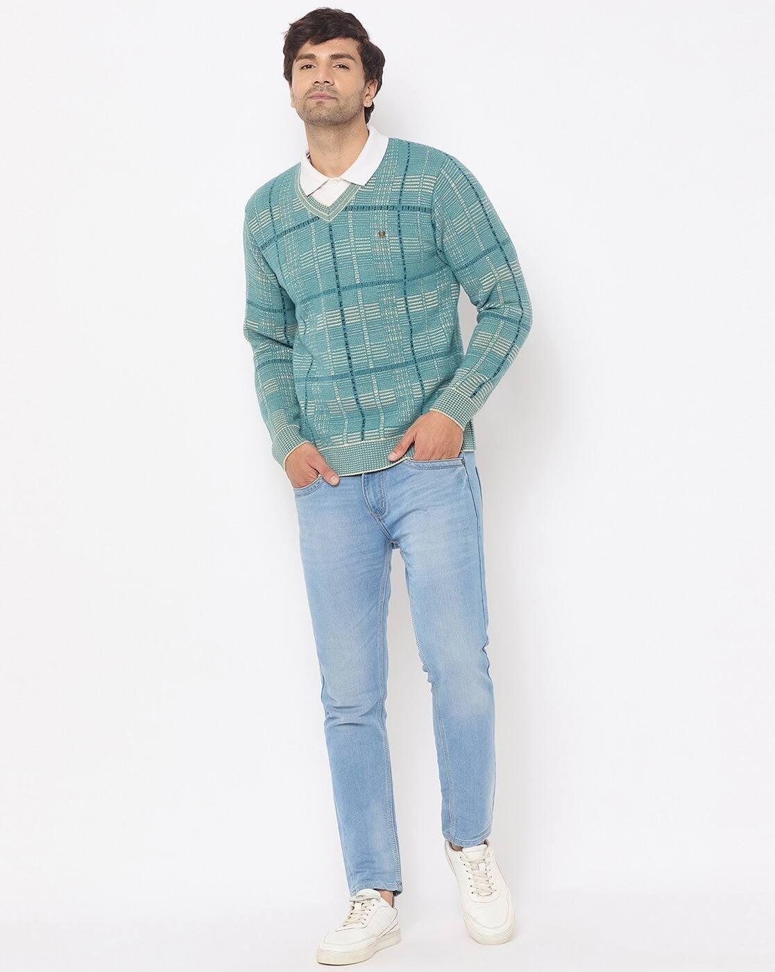 Men Checked Regular Fit V-Neck Sweater