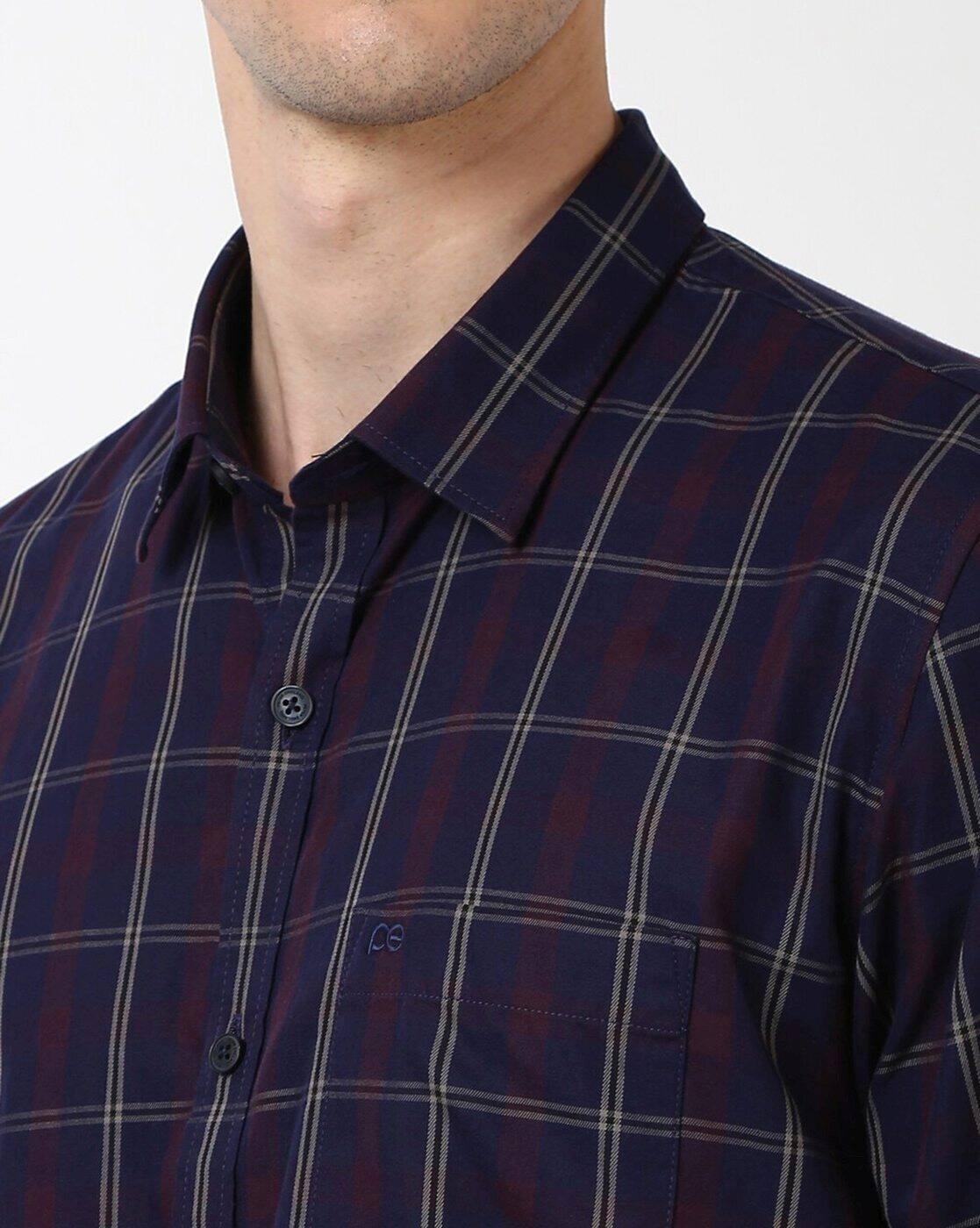 Men Checked Slim Fit Shirt with Patch Pocket