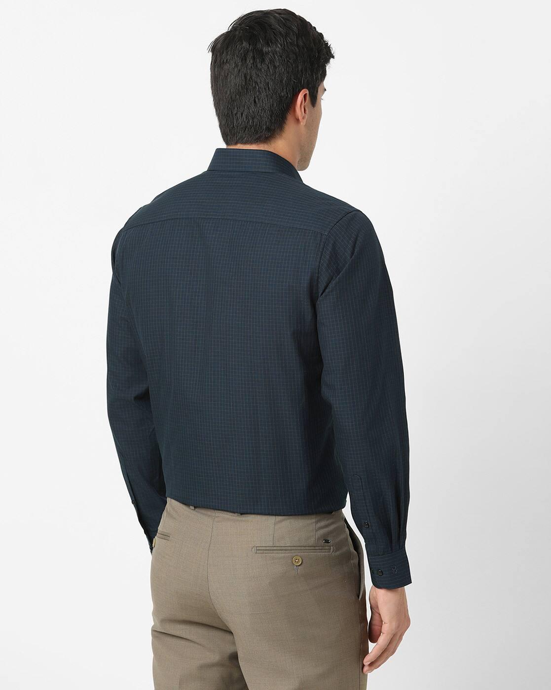 Men Checked Slim Fit Shirt with Patch Pocket