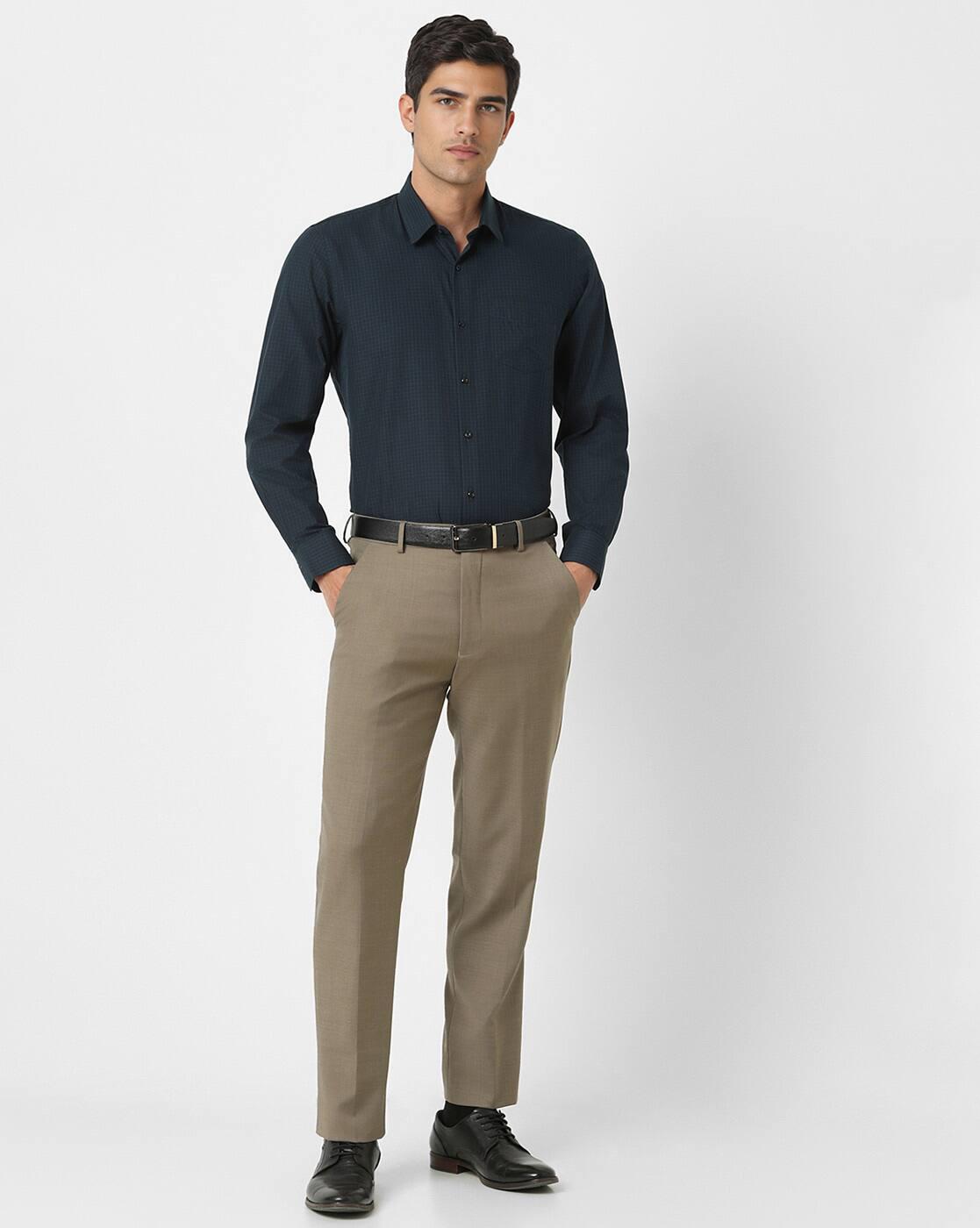 Men Checked Slim Fit Shirt with Patch Pocket