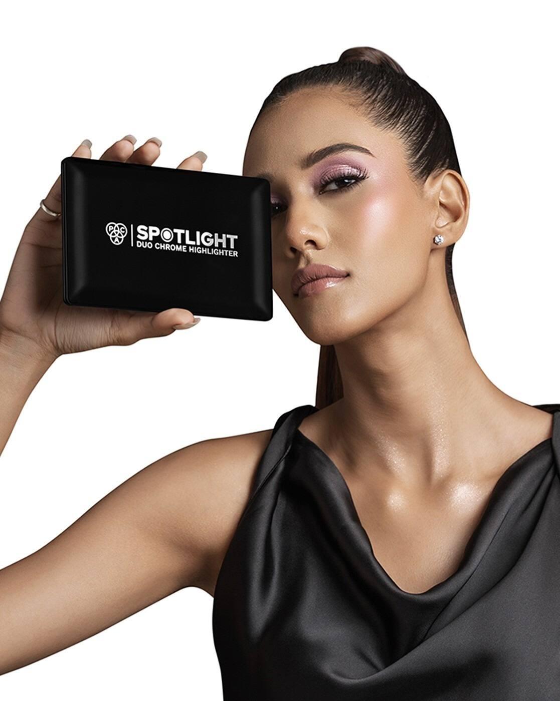 Spotlight Duo Chrome Highlighter Palette Smooth Blendable Multi Chromes Intense Payoff