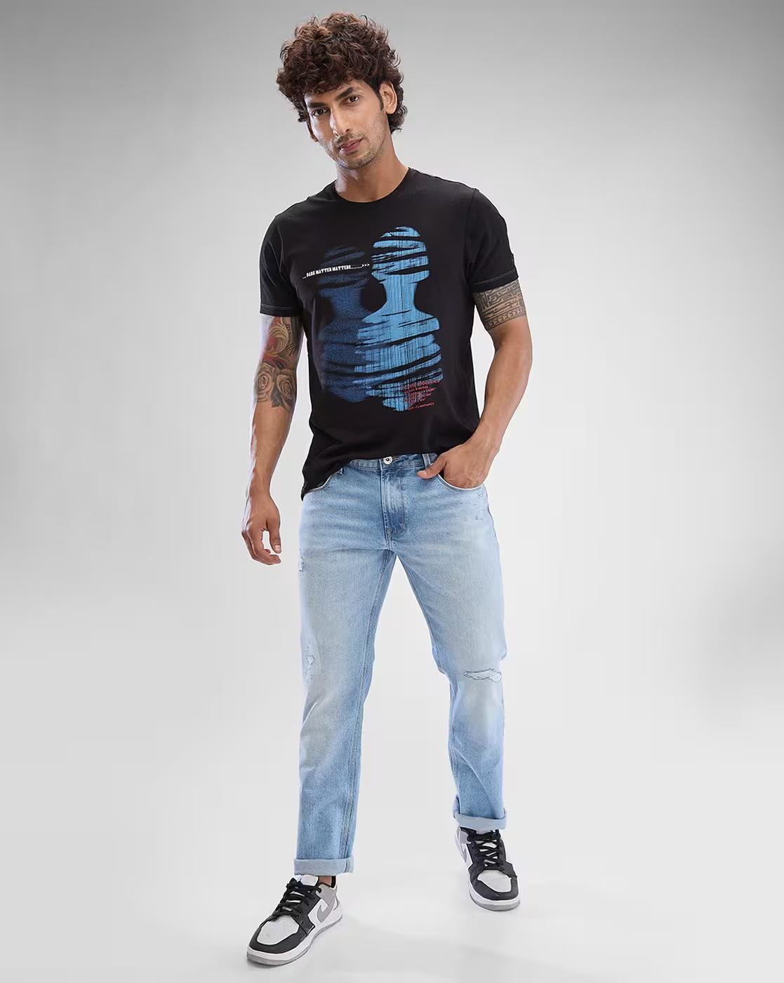 Men Heavily Washed Distressed Relaxed Jeans