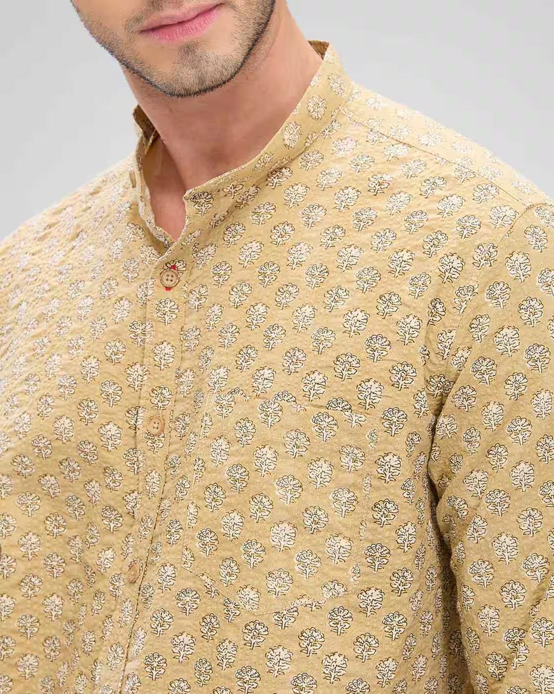Men Printed Slim Fit Shirt with Patch Pocket
