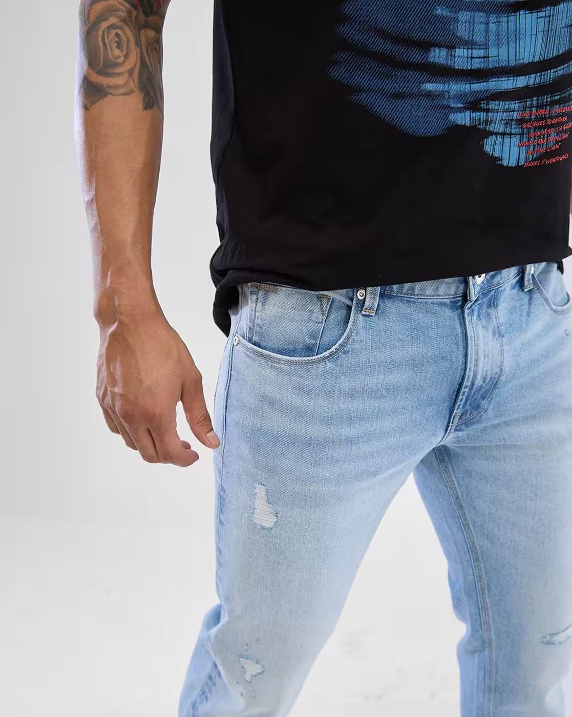 Men Heavily Washed Distressed Relaxed Jeans
