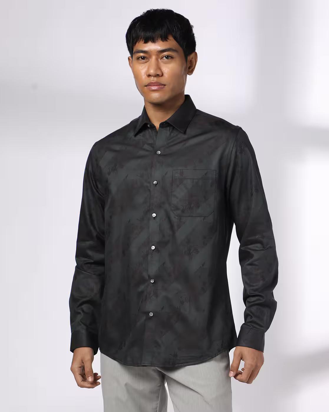 Men Printed Slim Fit Shirt with Patch Pocket