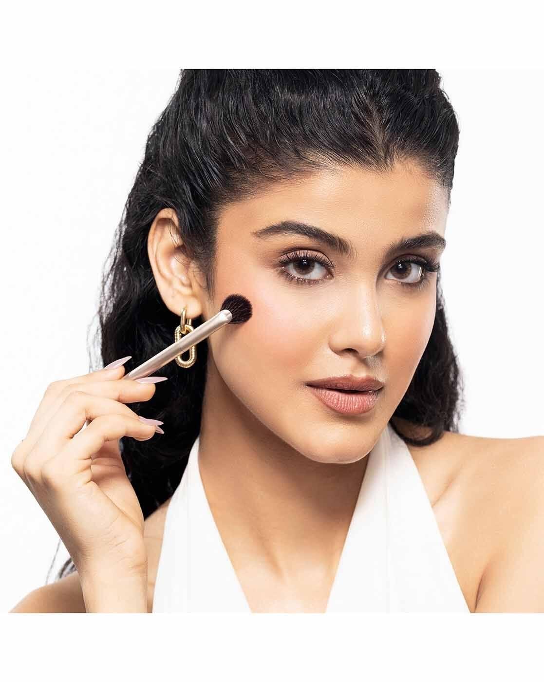 S16 Highlighter Fan Brush Feather Light Application Ultra Soft Bristles Even Application
