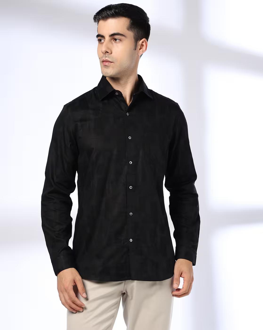 Men Slim Fit Shirt with Patch Pocket