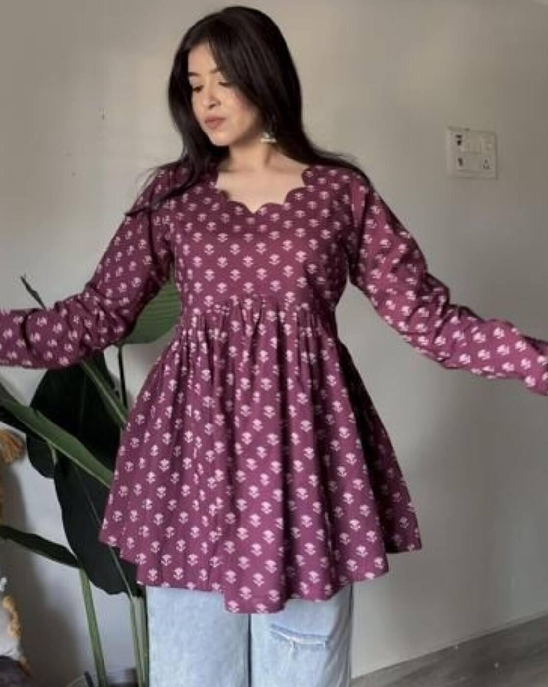 Women Floral Print Regular Fit Tunic