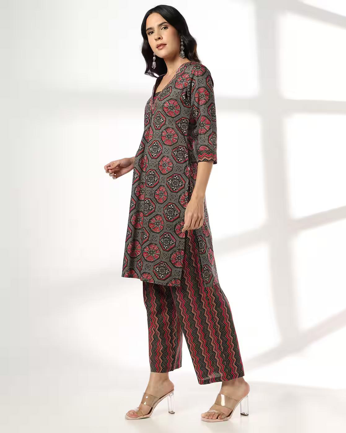 HEXAGONAL AJRAK V NECK SET, DARK GREY, M