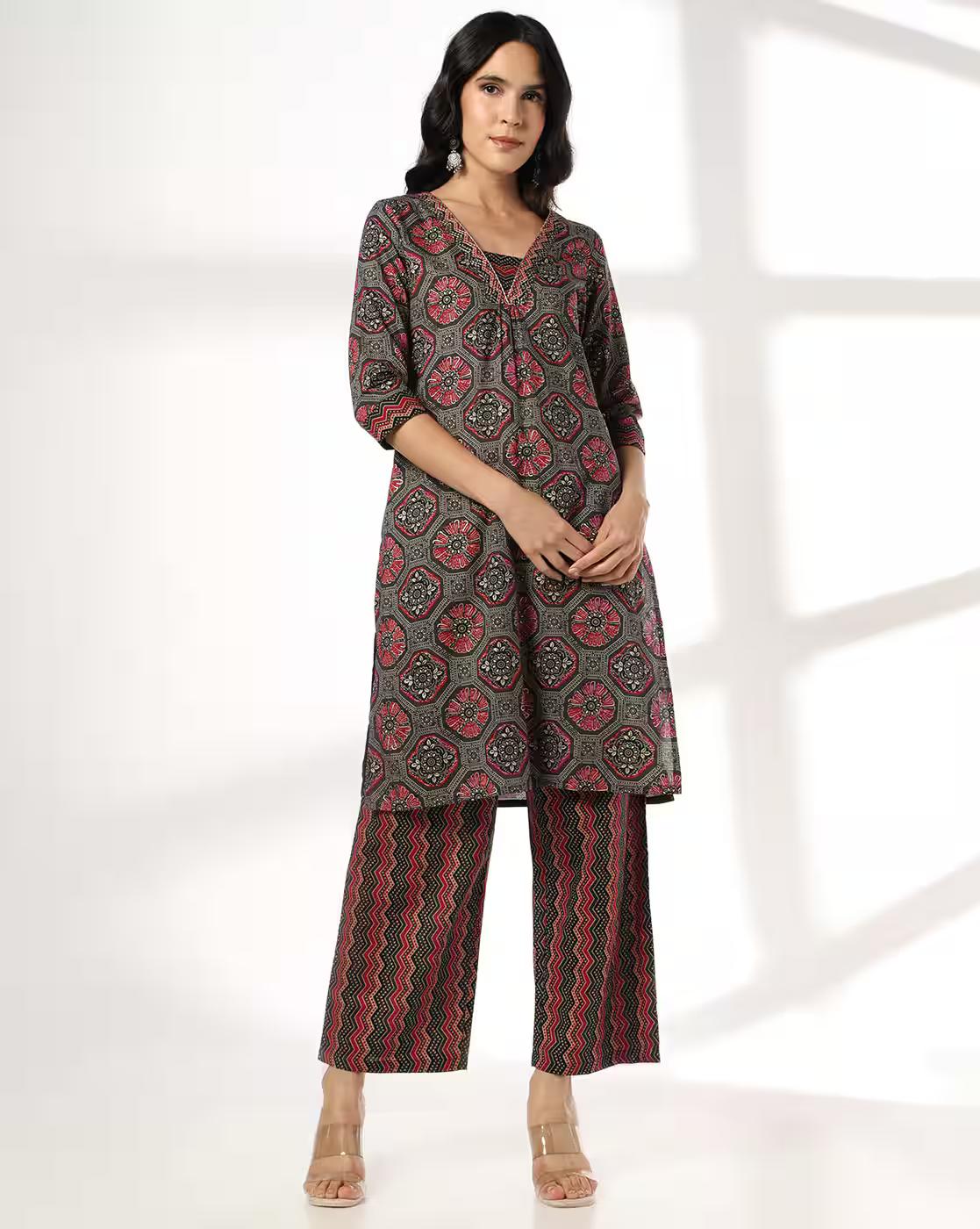 HEXAGONAL AJRAK V NECK SET, DARK GREY, M