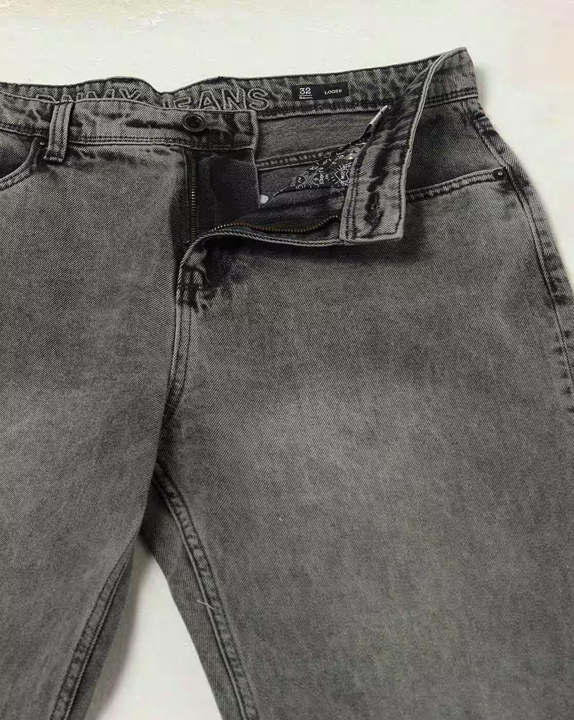 Men Lightly Washed Relaxed Fit Jeans