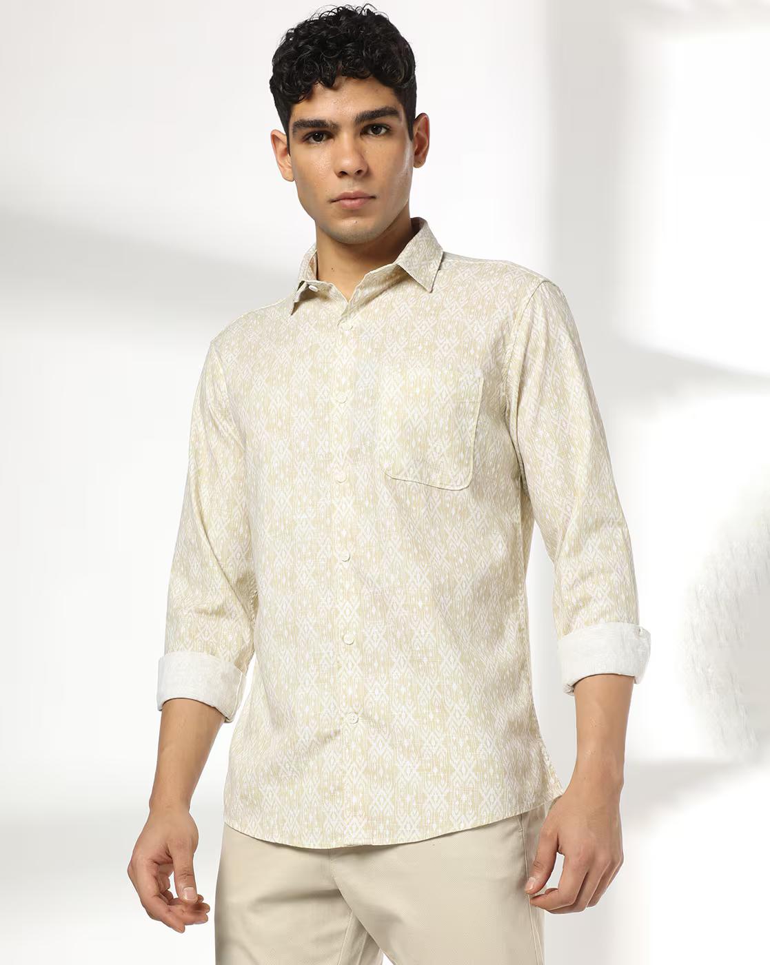 Men Printed Slim Fit Shirt with Patch Pocket