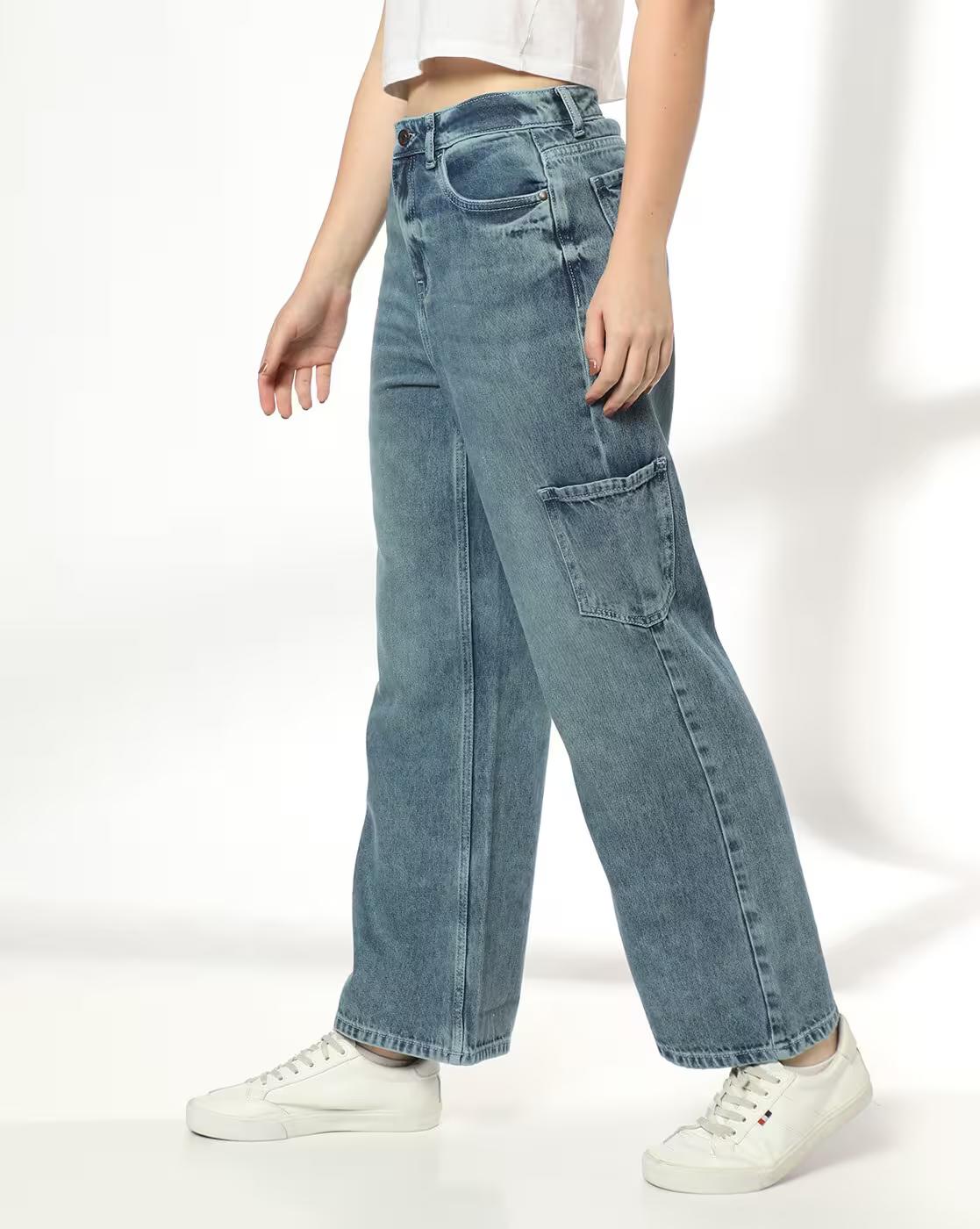 Women Lightly Washed Wide-Leg Jeans