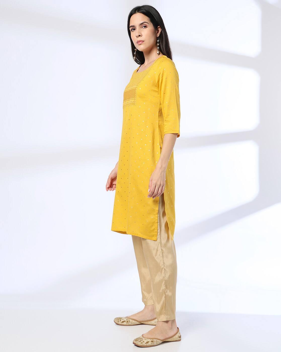 4 CURVED PETAL AOP EMB YOKE, MUSTARD, L