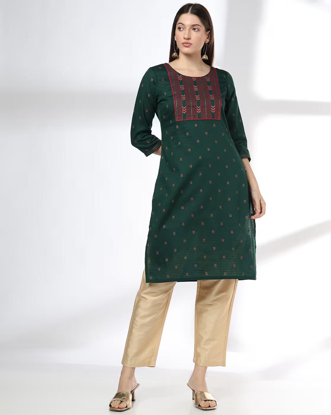 Women Embroidered V-Neck Straight Kurta
