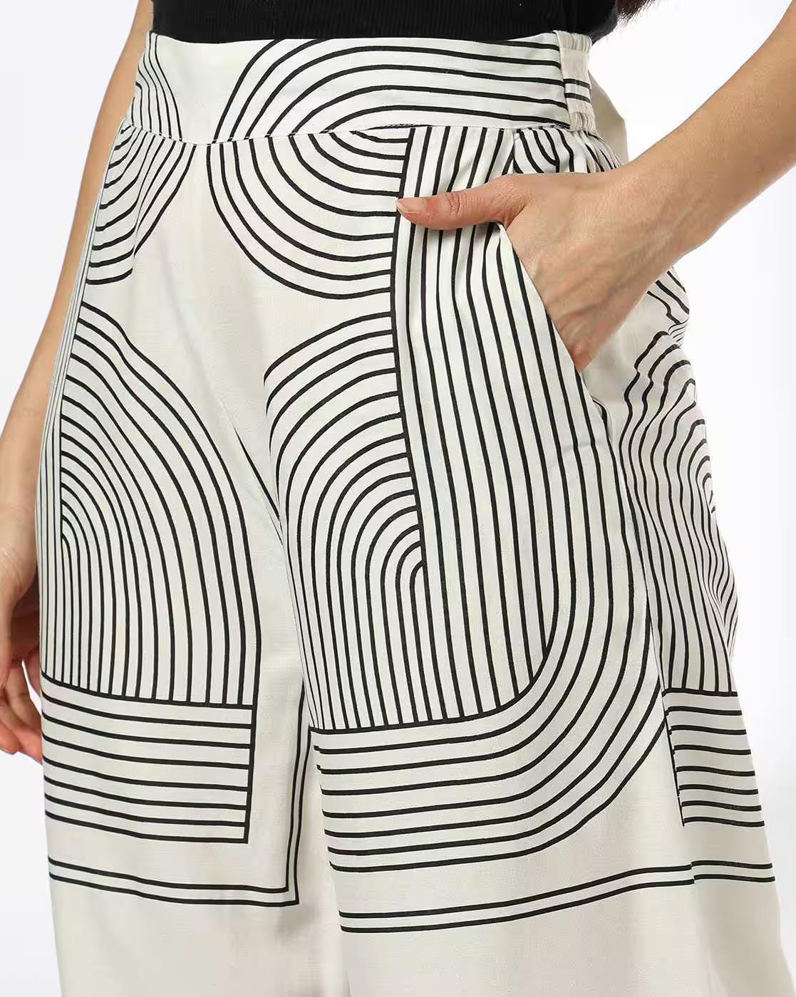 Women Printed Wide-Leg Pants