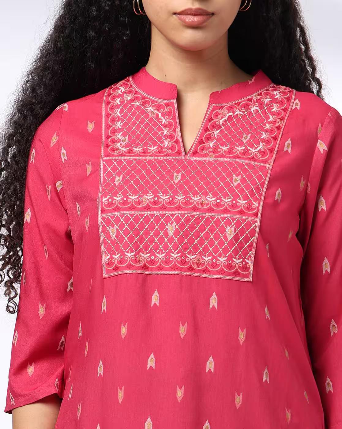 Women Printed Straight Kurta with Embroidered Yoke