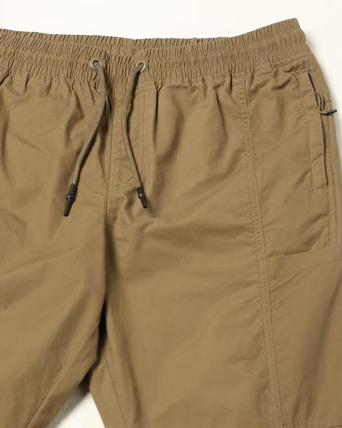 Men Regular Fit Cotton Pants with Panelled Extended Pockets