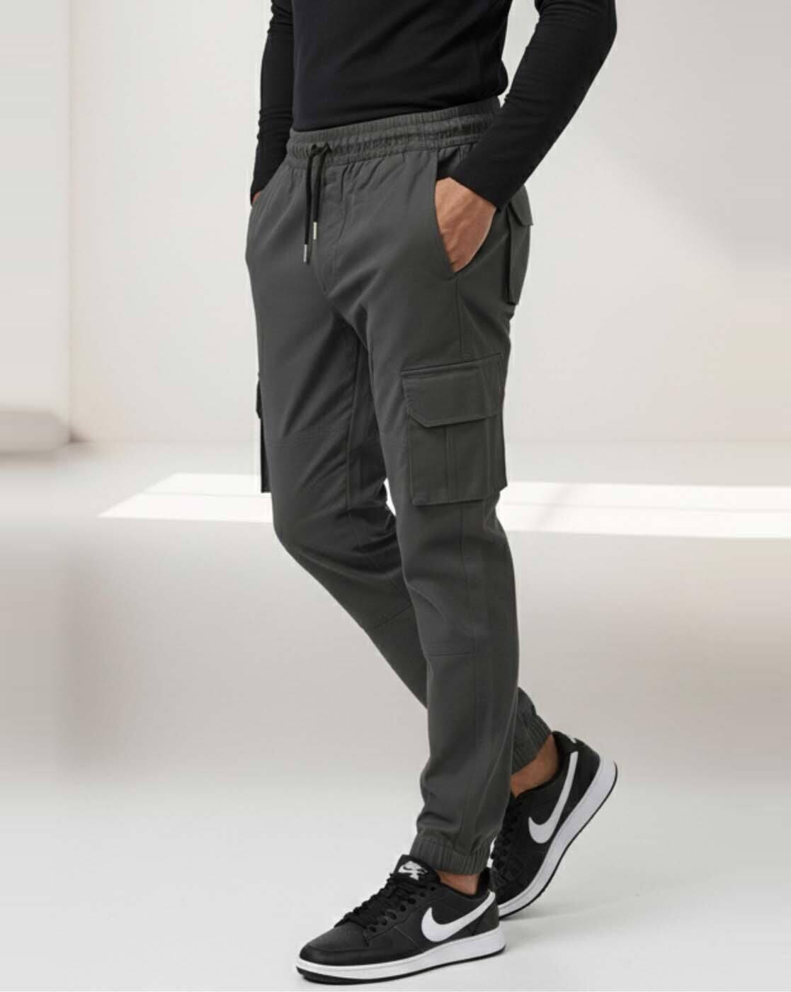 Men Relaxed Fit Mid-Rise Cargo Pants
