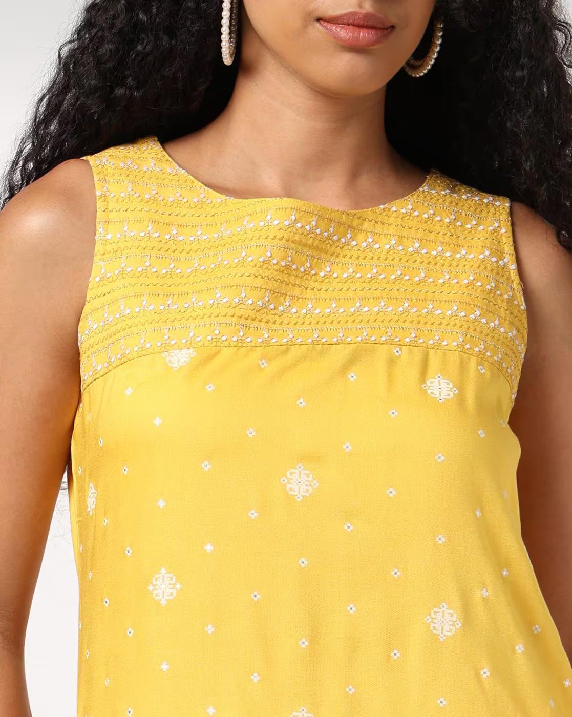 Women Embroidered Straight Kurta