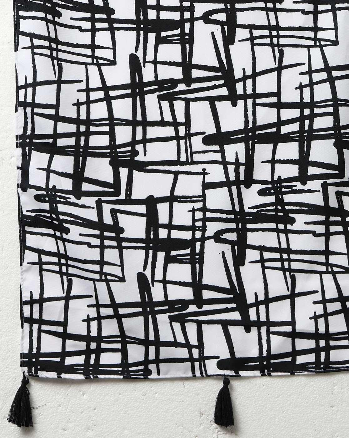 Women Printed Scarf with Tassels
