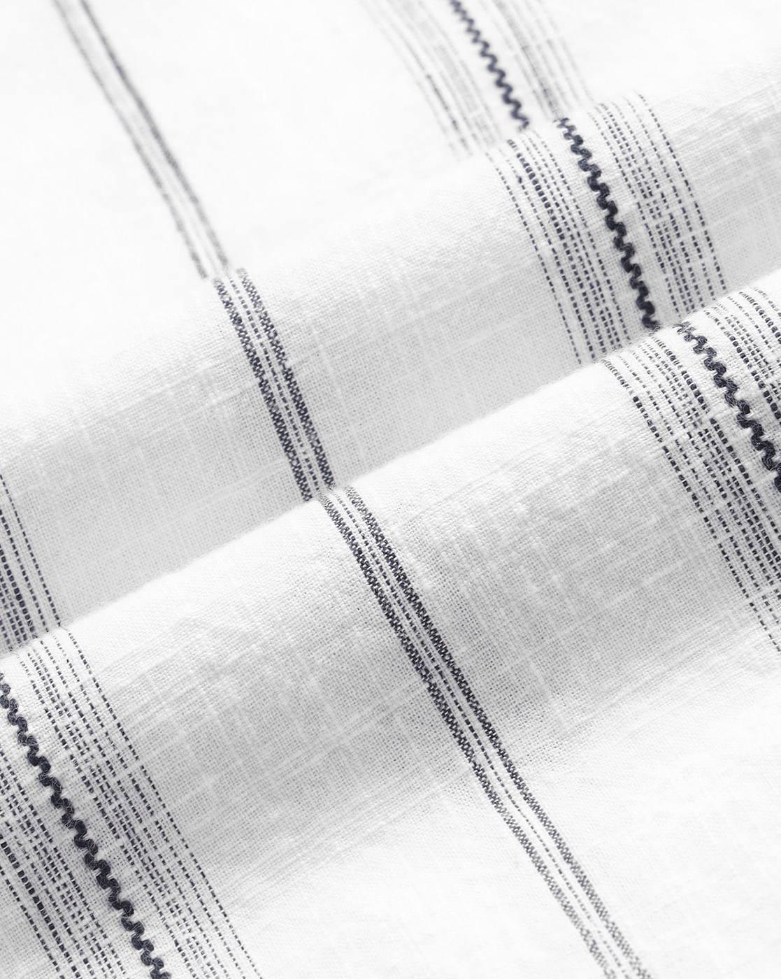 Men Vertical Striped Slim Fit Shirt