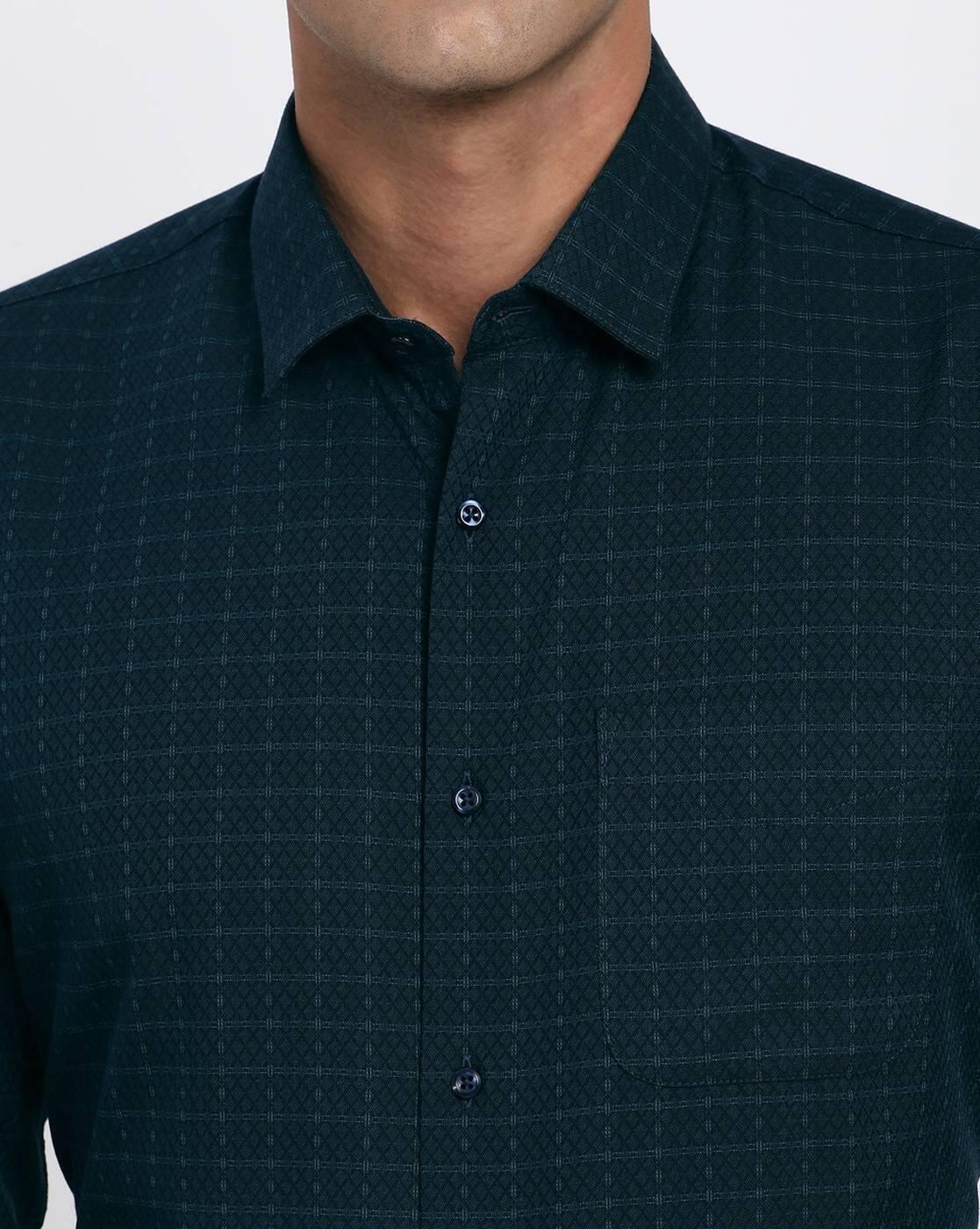 Men Checked Slim Fit Shirt