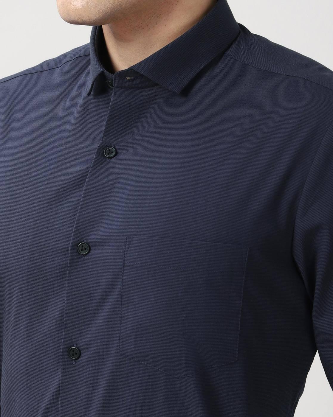 Men Textured Slim Fit Shirt