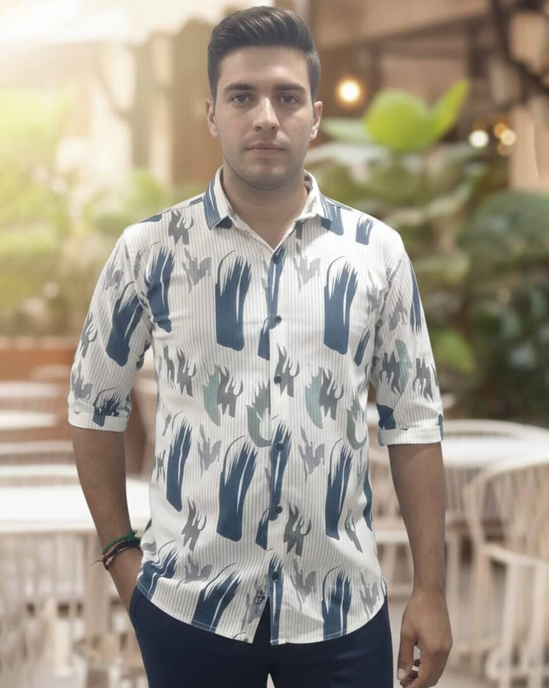 Men Printed Regular Fit Shirt with Curved Hem