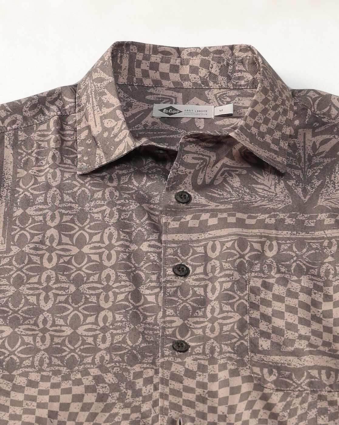 Men Geometric Print Regular Fit Shirt with Patch Pocket